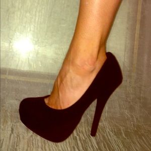 Black faux velvet high heels size 5.5